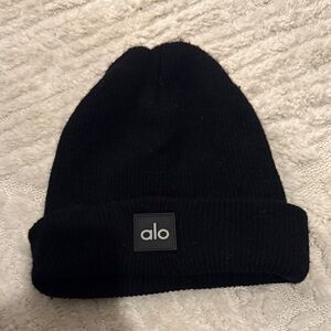 ALO Yoga Classic Black Knit Beanie